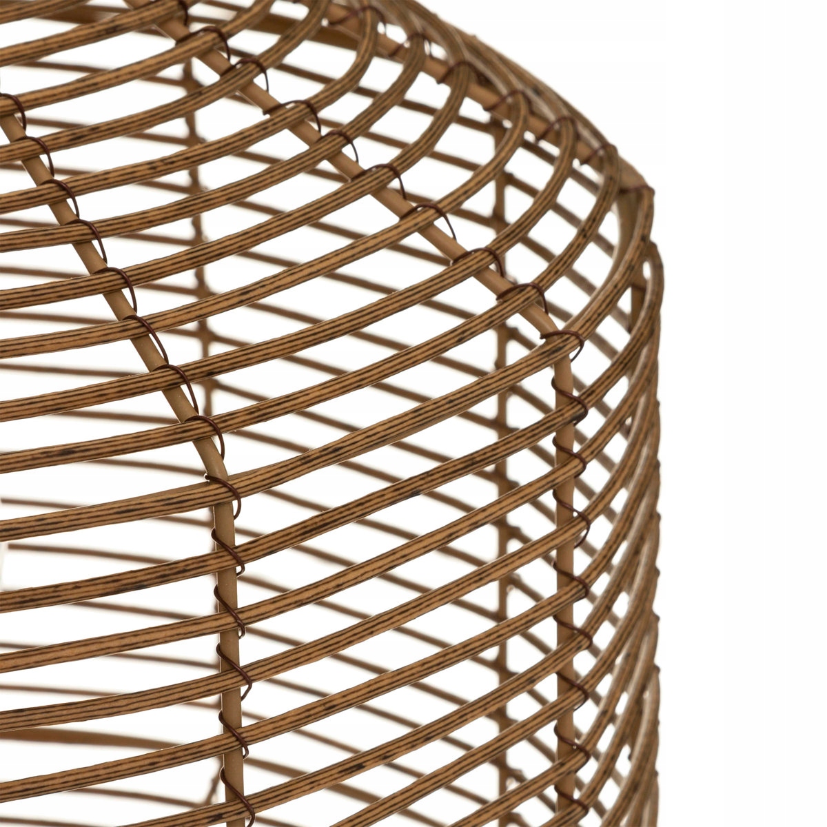 Materiał wykonania: naturalny rattan i metal