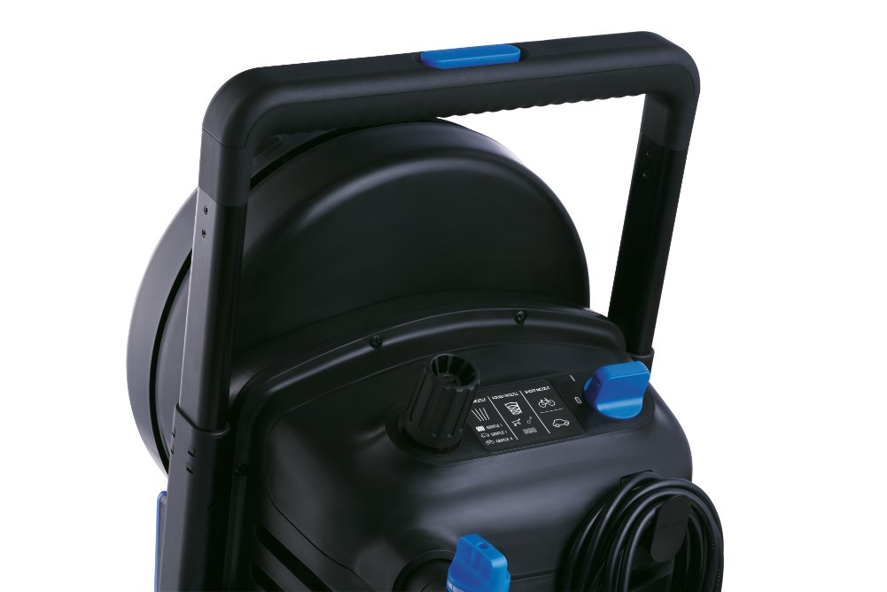 Wbudowana pompka elektryczna i zbiornik na detergent