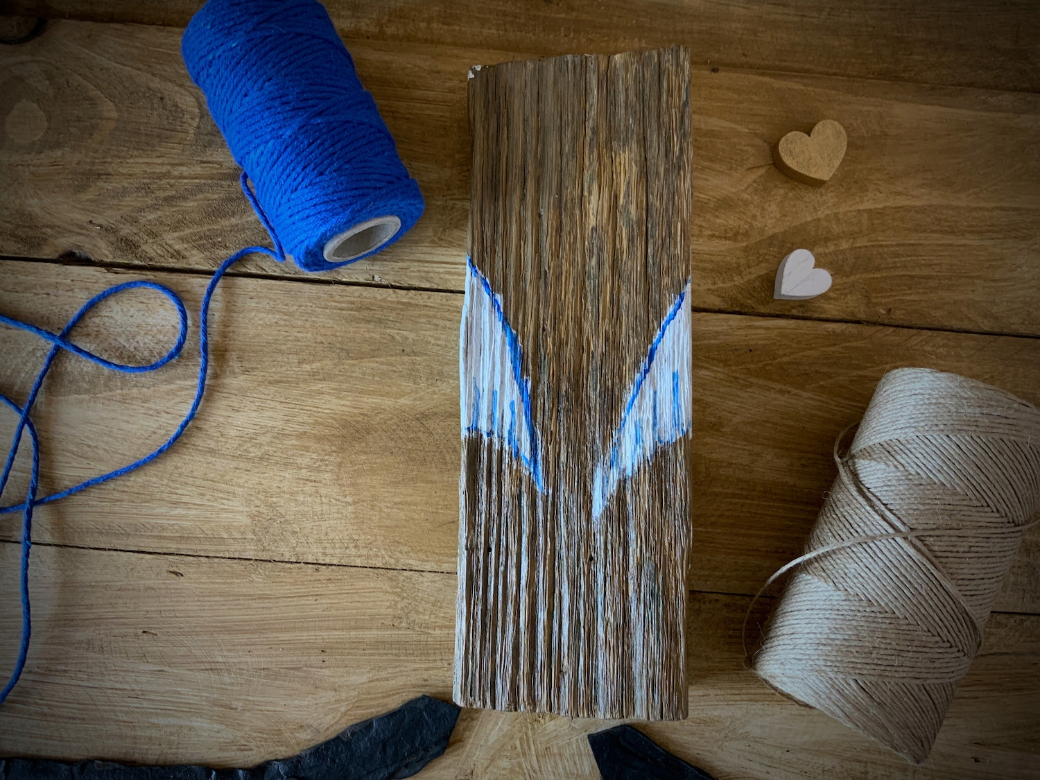 Malunek Anioła na kawałku drewna Marka inna