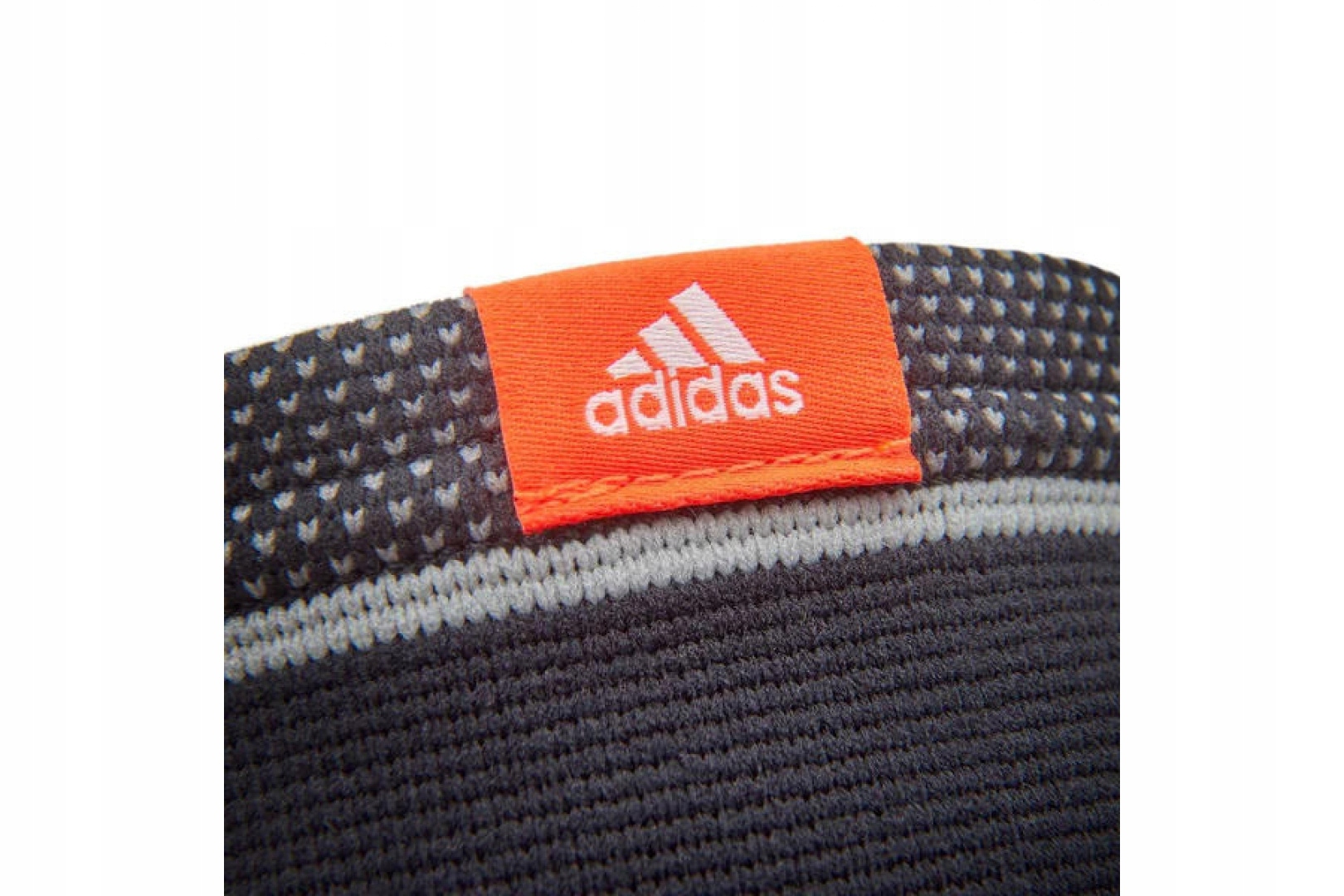 Grube mankiety zapewniające stabilność podczas treningów