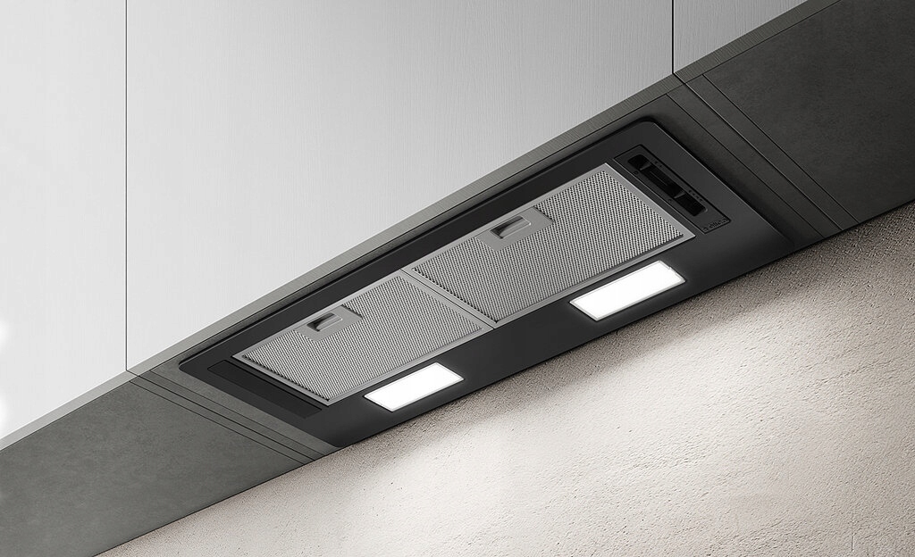 Okap podszafkowy ELICA ERA BL/A/72 – Elegancja i wydajność w Twojej kuchni
