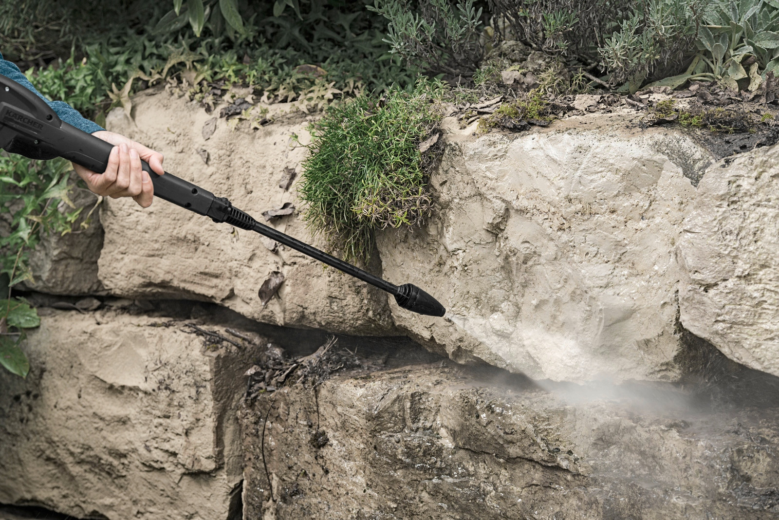 Innowacyjne funkcje – Aplikacja Kärcher Home & Garden i system Plug 'n' Clean