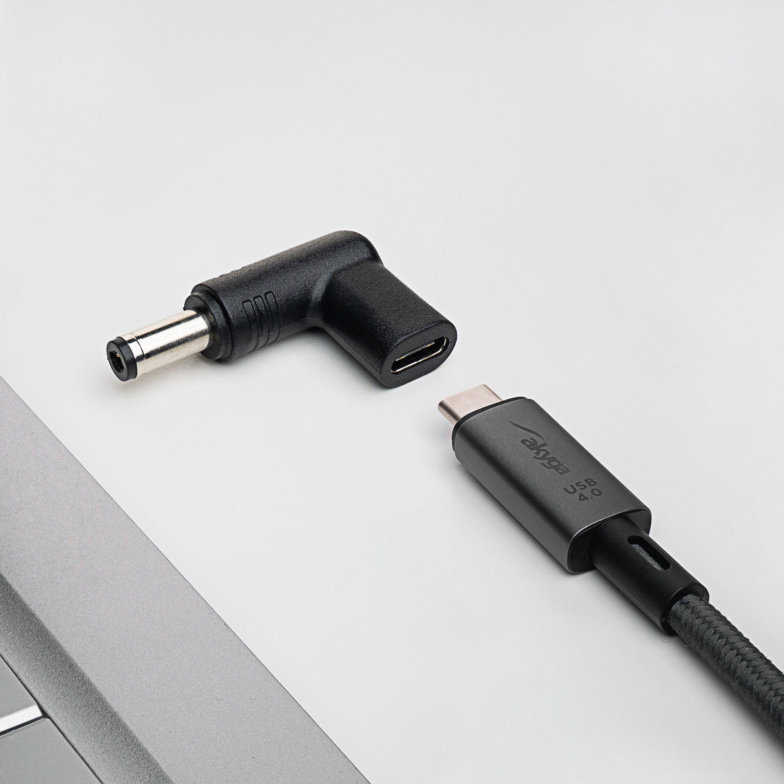 Funkcjonalność adaptera USB-C do zasilaczy 5.5 x 2.1 mm