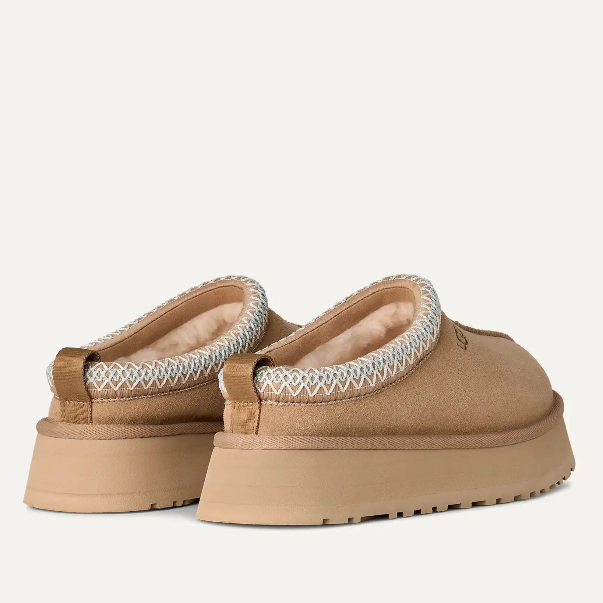 Wnętrze wyściełane wełną dla maksymalnej wygody