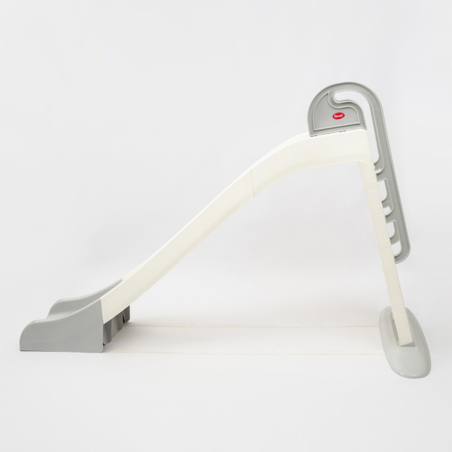 Duża długość ślizgu - 243 cm radości