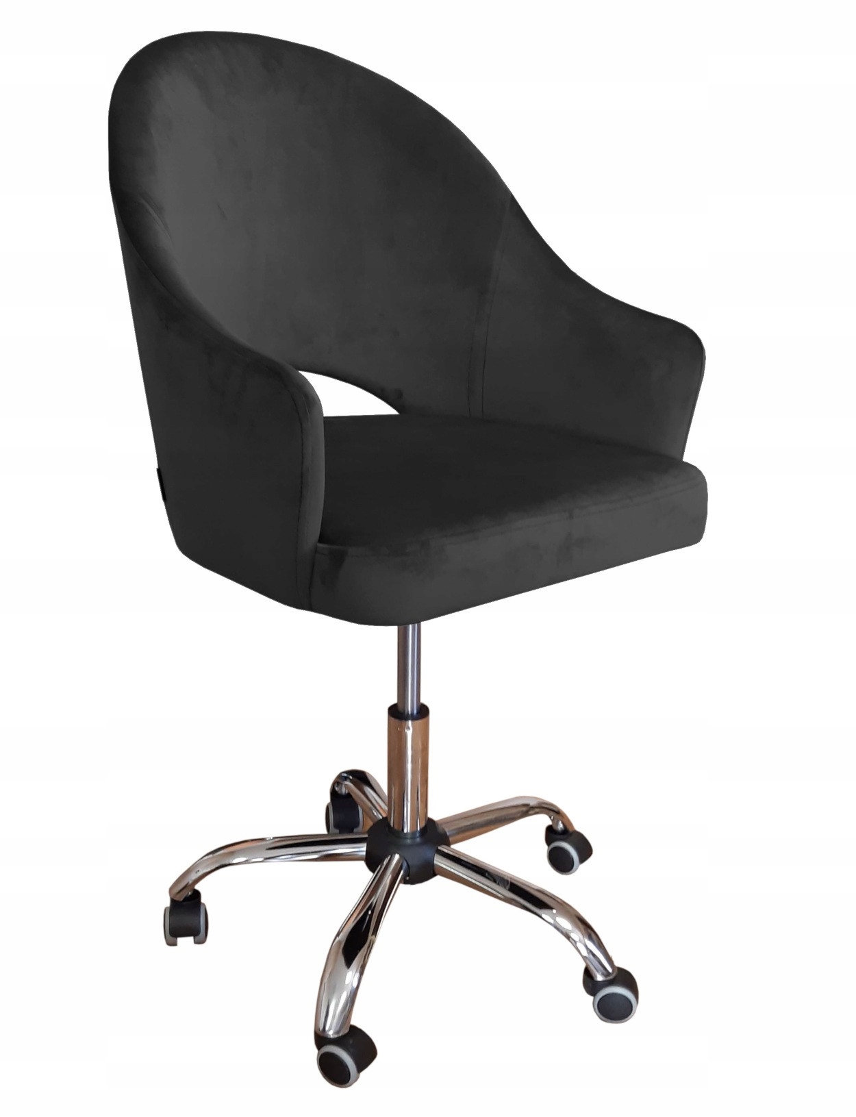 Fotel Velvet Czarne – Elegancja i komfort w Twoim biurze