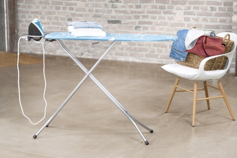 Deska do prasowania Vileda Universal 110x30 cm – Wygoda i funkcjonalność w Twoim domu