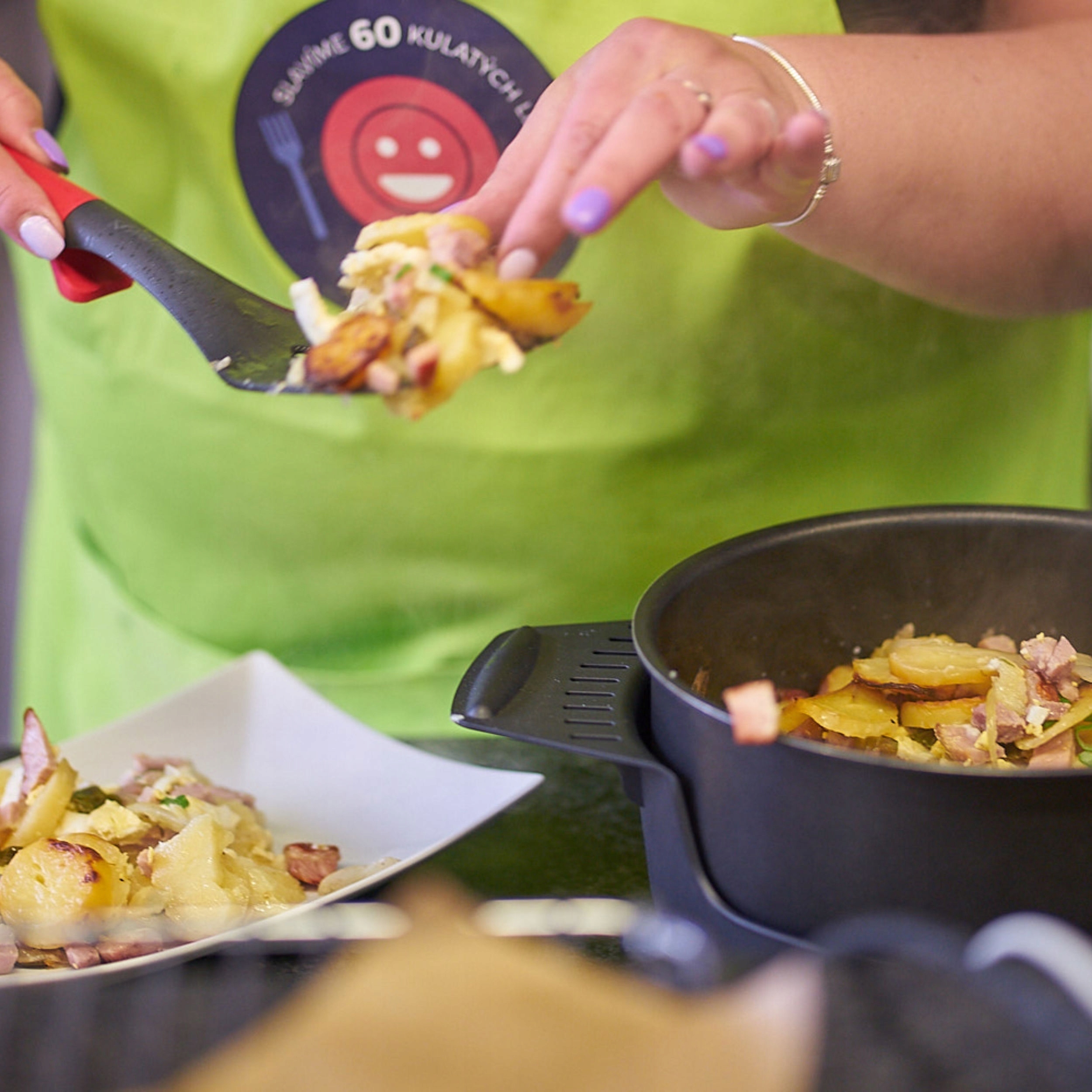 Wygodne gotowanie dzięki nieprzywierającej powierzchni