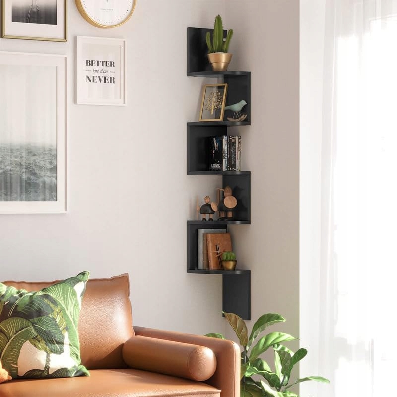 Czarny regał w stylu loft – idealny do nowoczesnych aranżacji