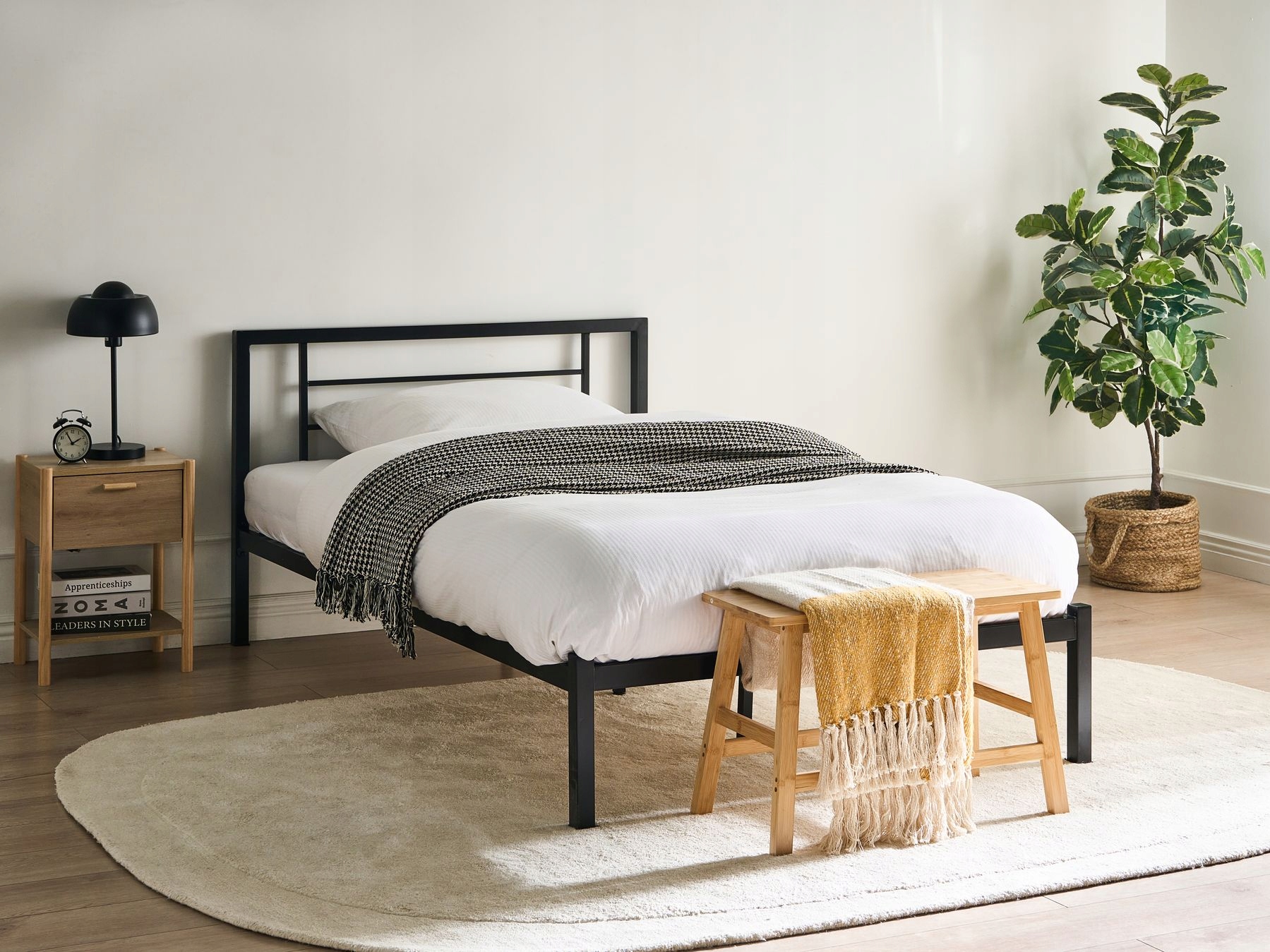 Łóżko Metal CUSSET 120 x 200 cm – Stylowe i nowoczesne rozwiązanie do sypialni