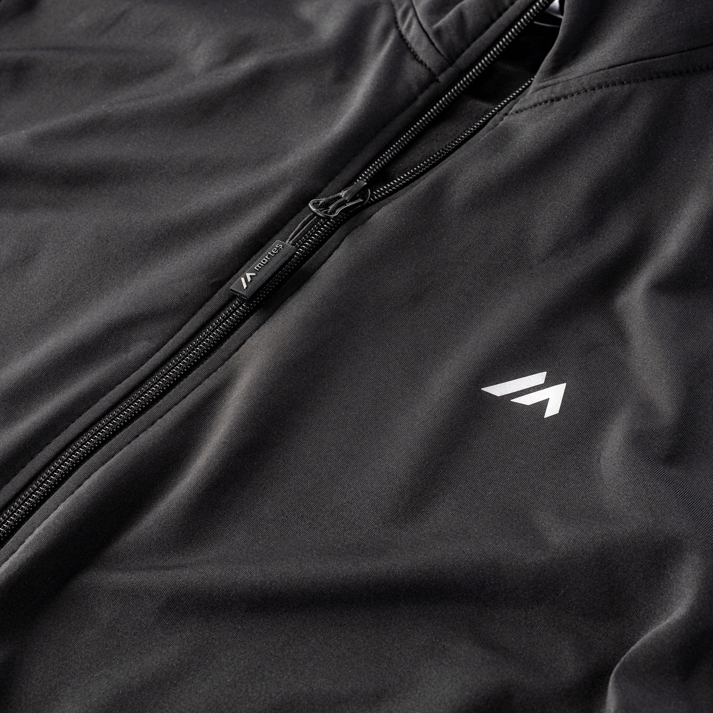 Materiał i skład – Poliester z domieszką elastanu