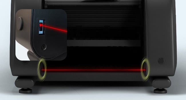 Czujnik podczerwieni - zatrzymujący urządzenie przy wykryciu przeszkody.