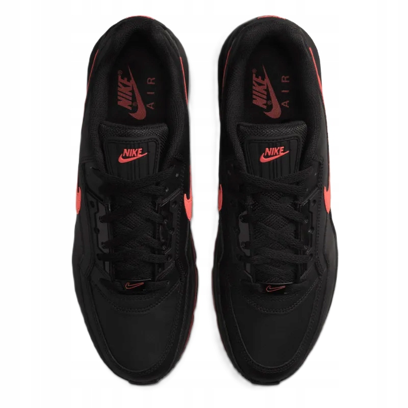 Wentylacja i wygoda dzięki siateczce w cholewce