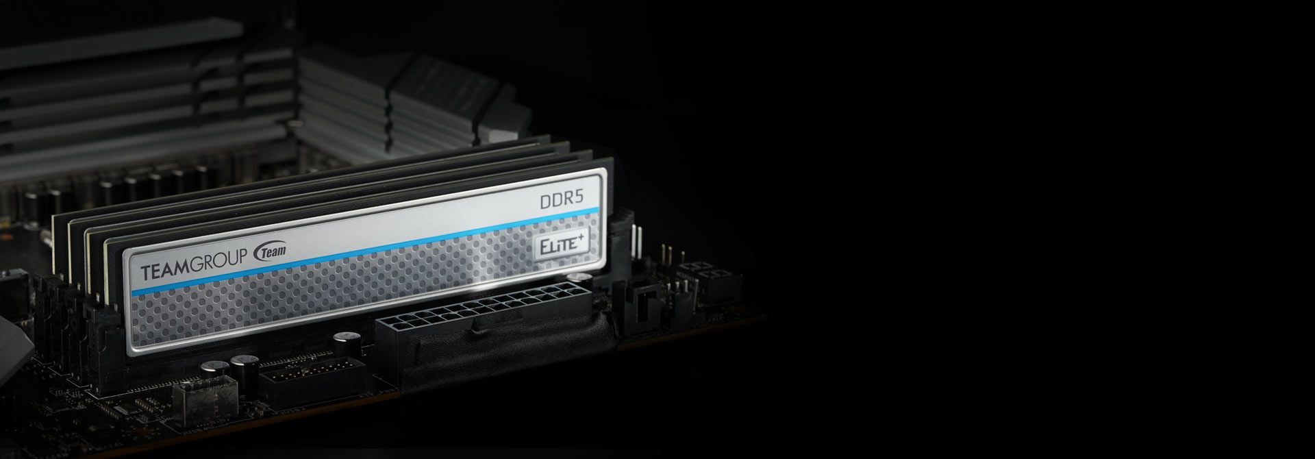 Kompatybilny z platformami DDR5 systemów Intel i AMD