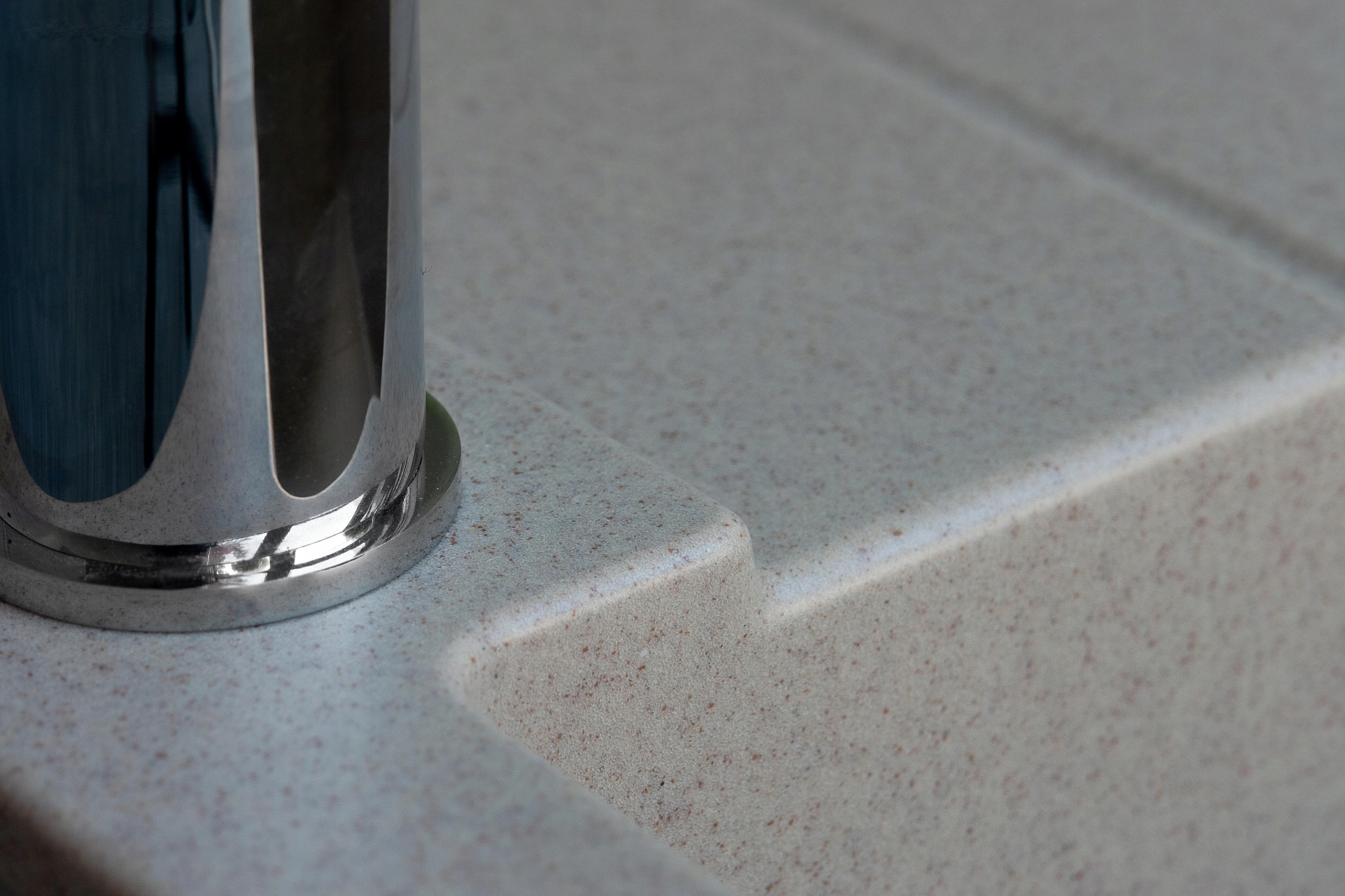 Nowoczesny design i gładki ociekacz