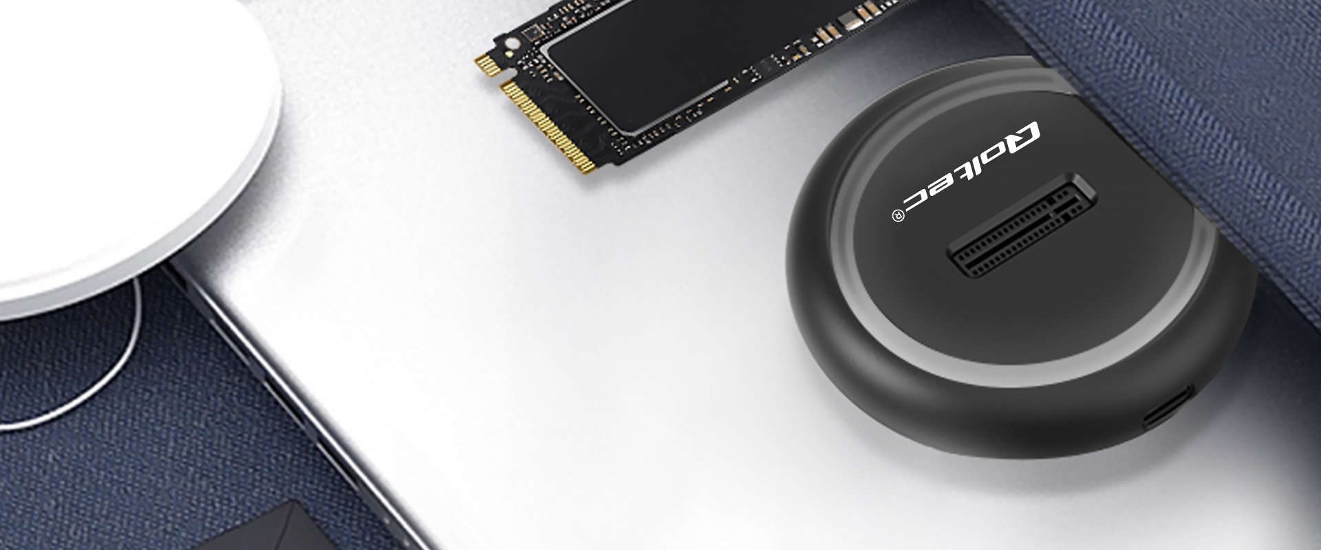 Kompaktowa obudowa z podświetleniem RGB