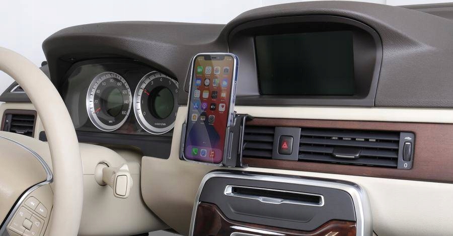 Łatwy dostęp do portów i przycisków