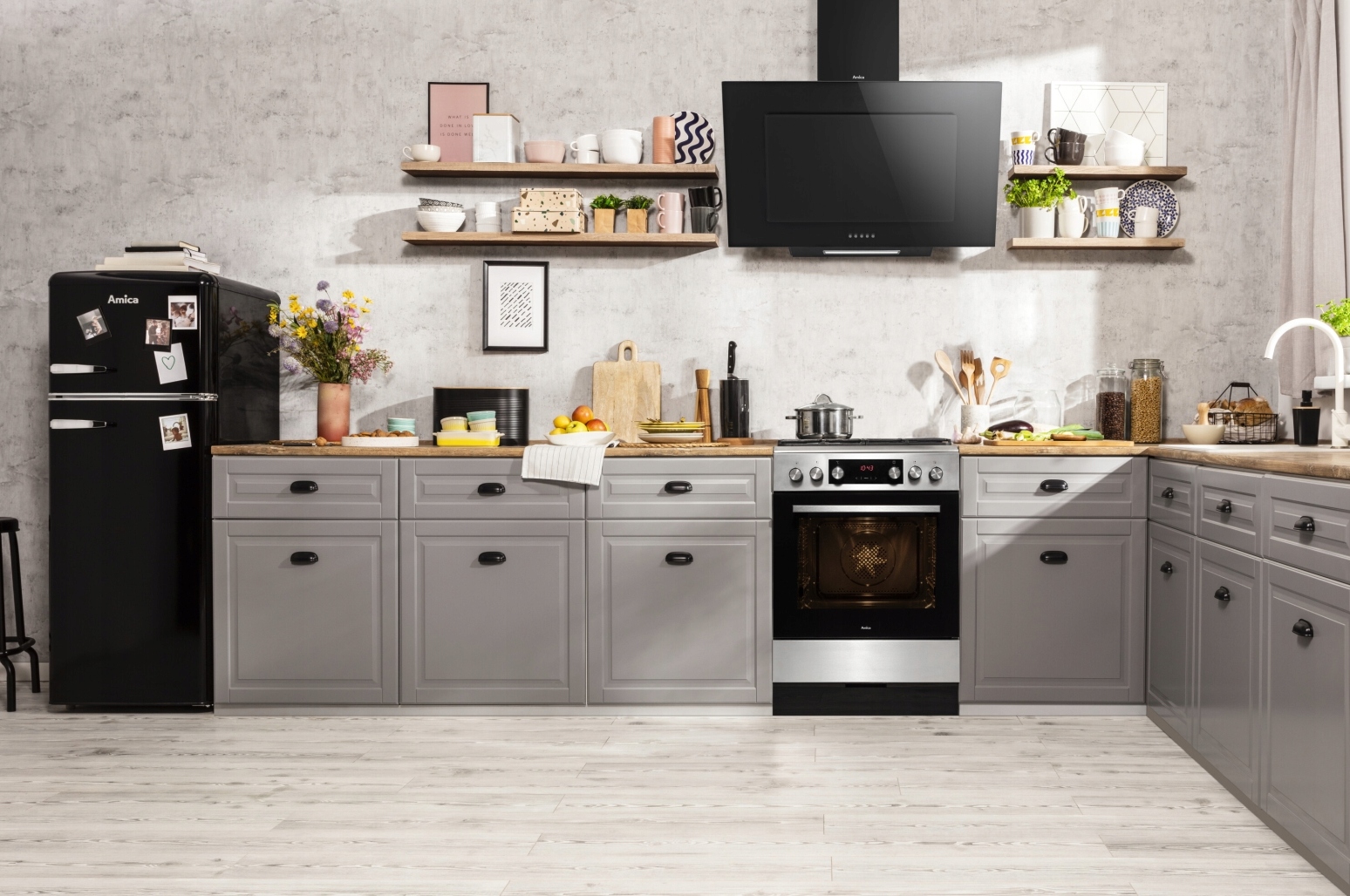 Kolor i materiały – Elegancka stal malowana na czarno