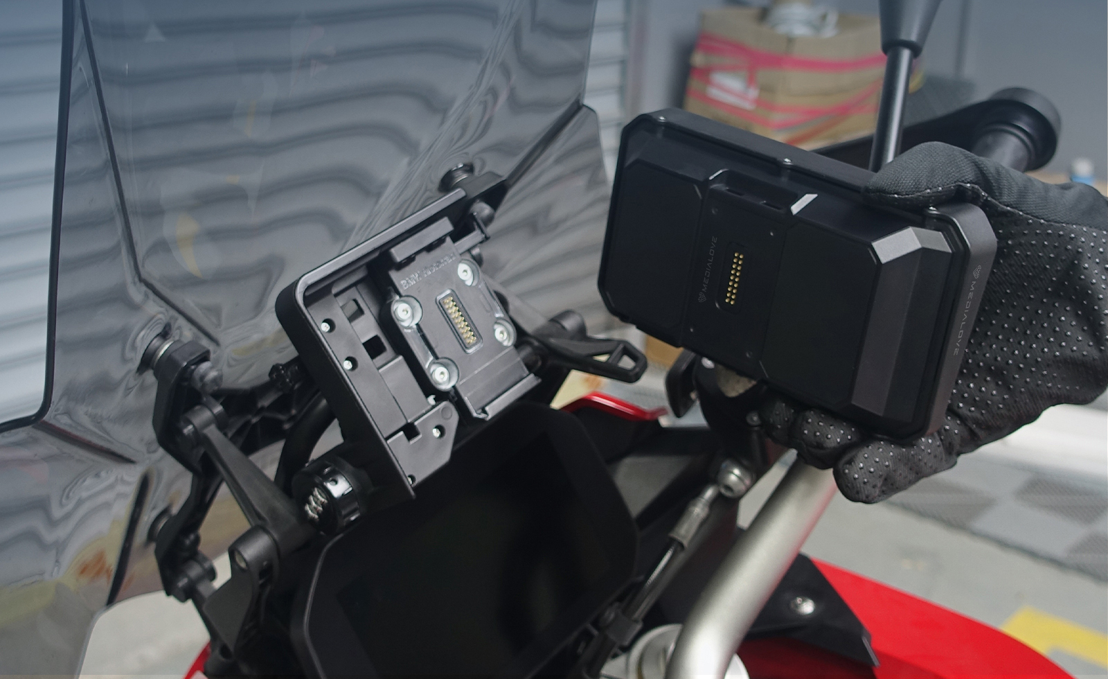 Intuicyjne sterowanie – Obsługa przez Wonder Wheel i ekran dotykowy