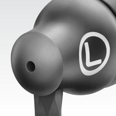 Solidna aluminiowa obudowa zapobiega drganiom i zapewnia wyraźny dźwięk