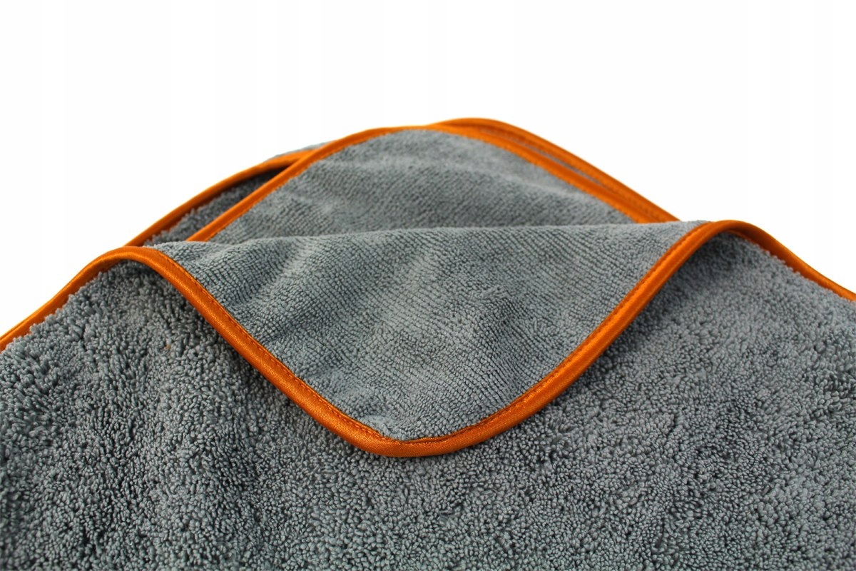 Estetyczny design – Szary kolor z pomarańczowym wykończeniem