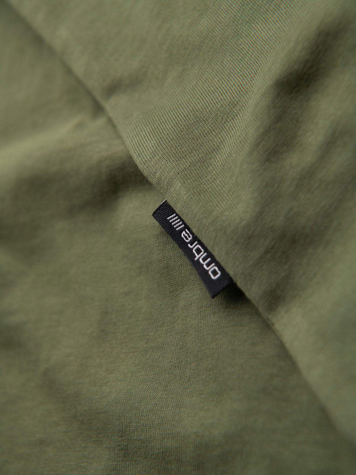 Uniwersalna kolorystyka – khaki dla każdego