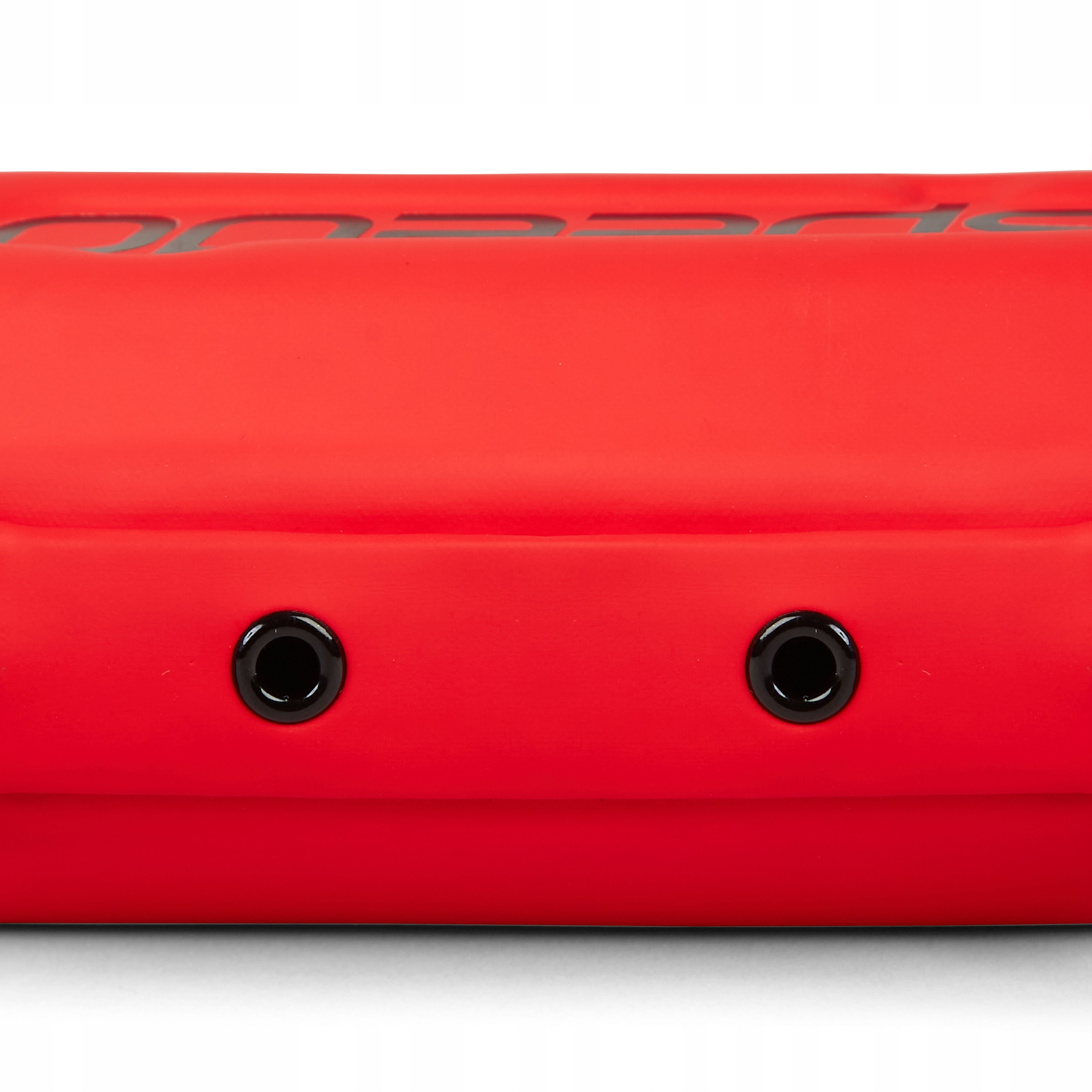 Twarda konstrukcja z otworami wentylacyjnymi