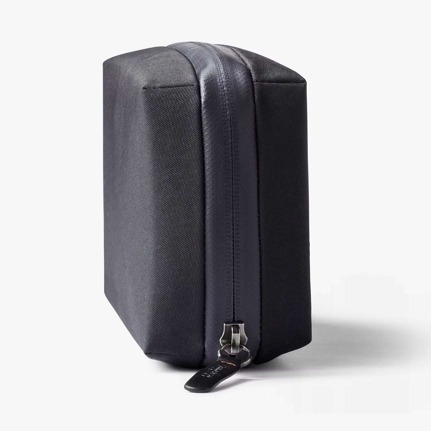 Unikalny wzór Auxikko i akcenty ze skóry