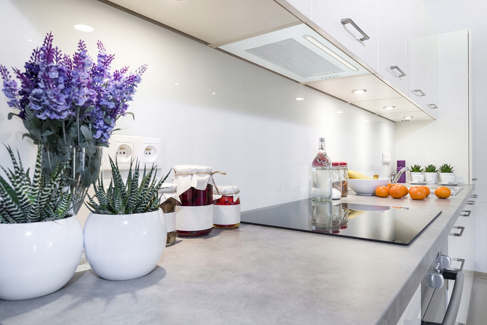 Okap do zabudowy Toflesz Linea Bravo 60cm Biały – Elegancja i funkcjonalność w Twojej kuchni