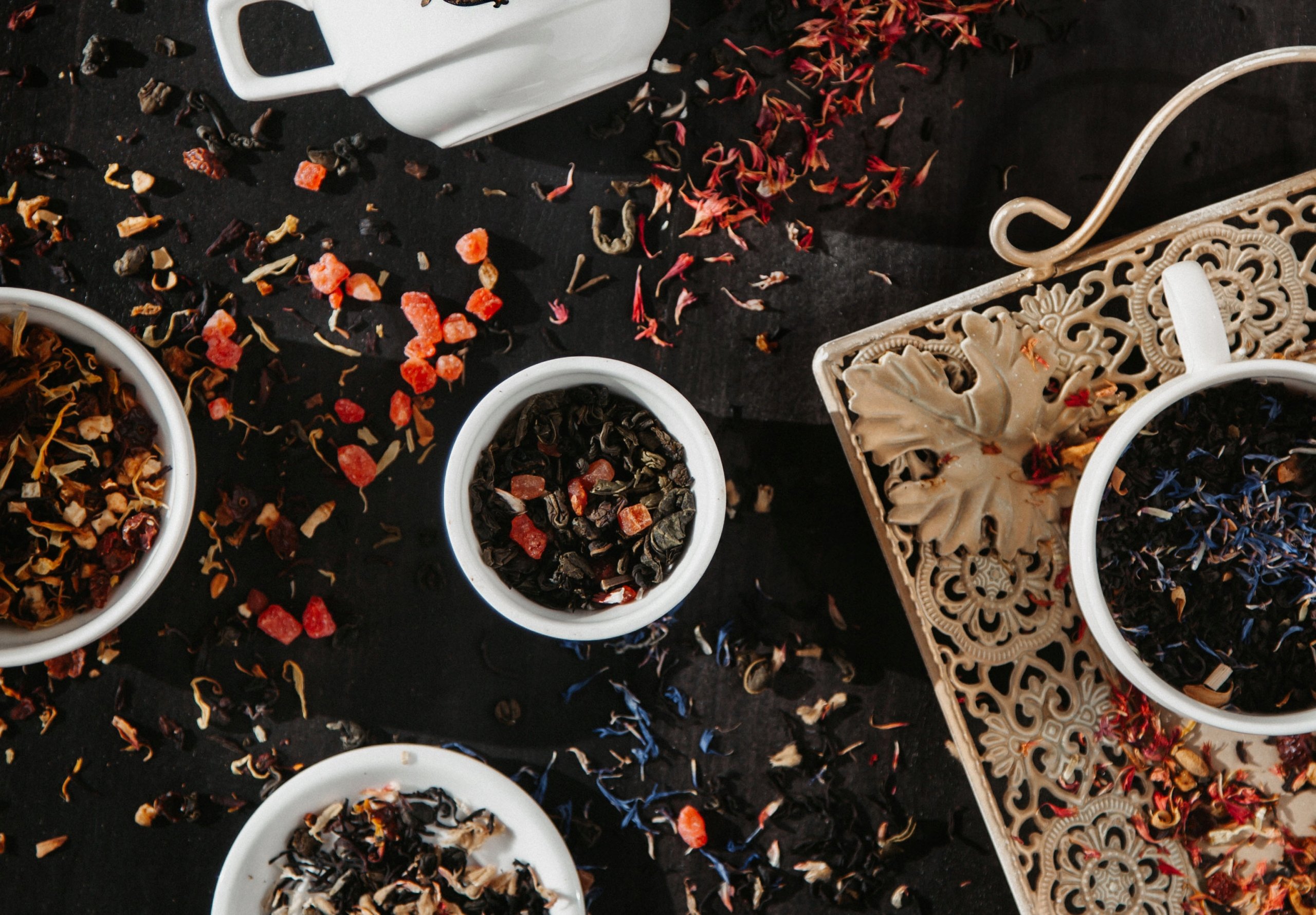 Klasyczny smak czarnej herbaty z kwiatowymi akcentami