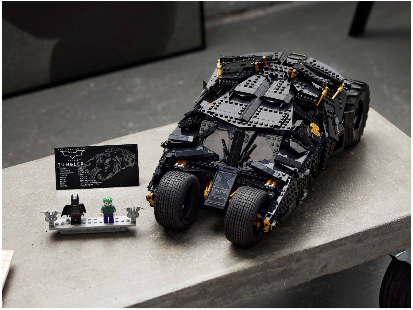 Batman tumbler - Decool 7105 - alternabricks