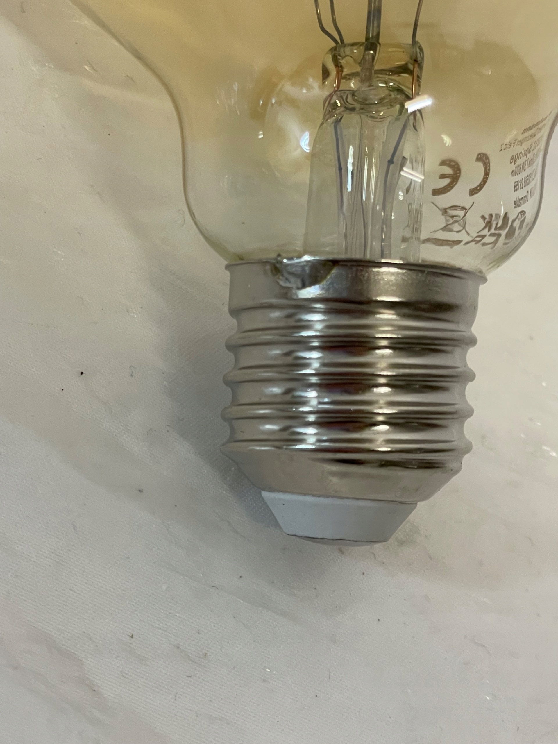 Wymiary i design żarówki LED