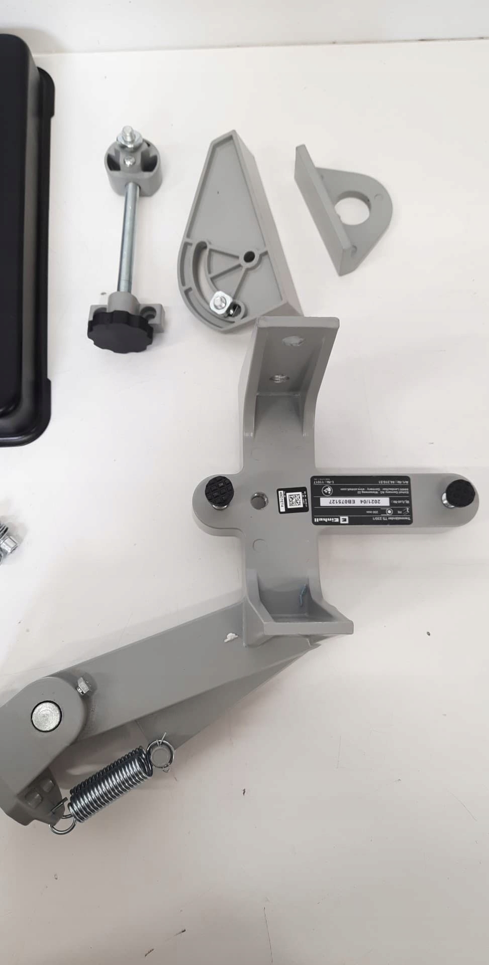 Przegub obrotowy i sprężynowe odcięcie – wygoda użytkowania