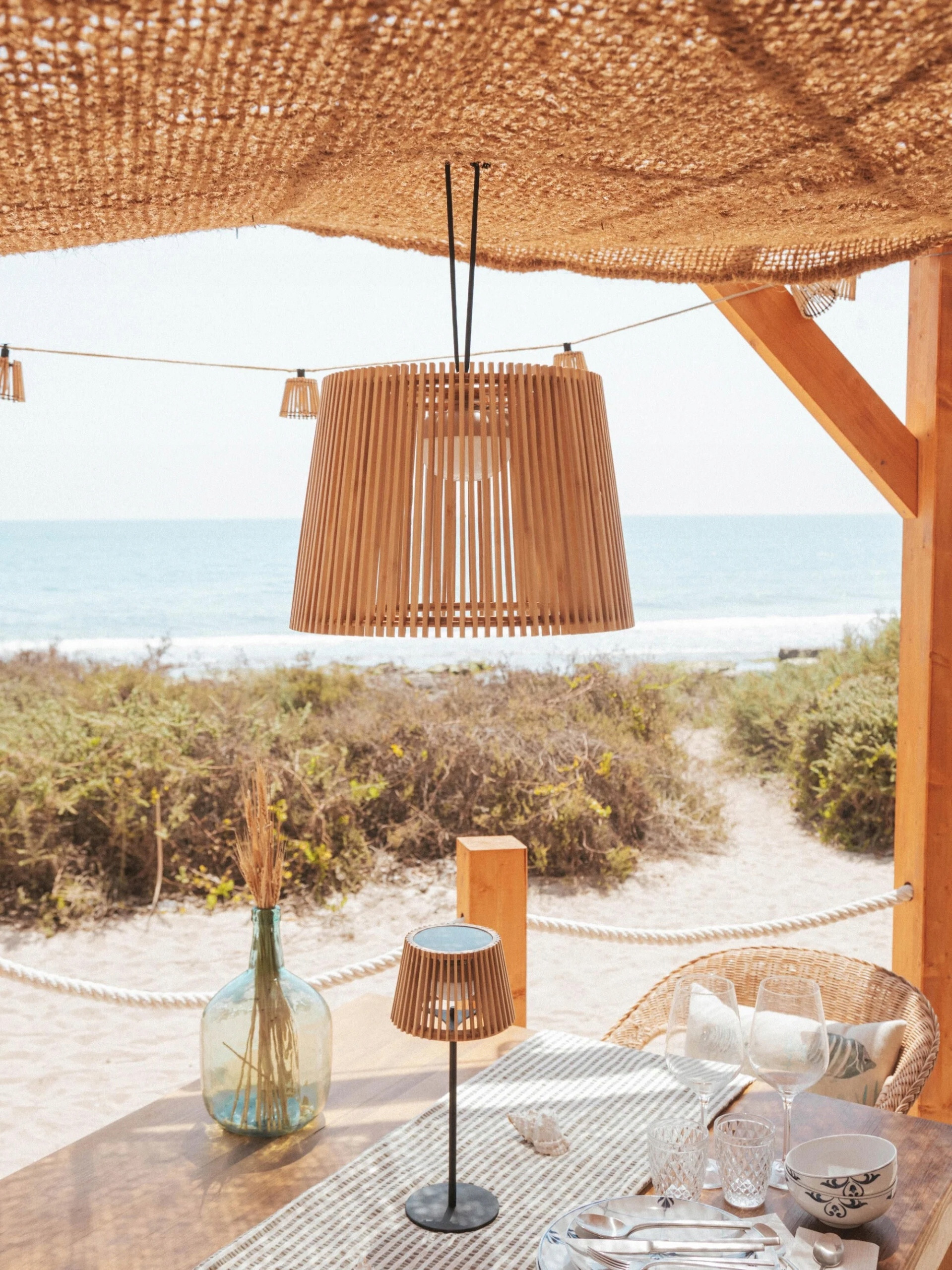 Lampa wisząca New Garden OKINAWA 40 HANG – Naturalny styl w Twoim ogrodzie