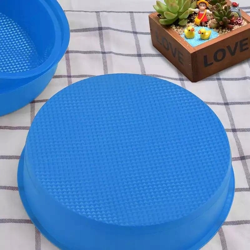 Okrągła forma o średnicy 24 cm – Doskonałe rozwiązanie dla każdego piekarza