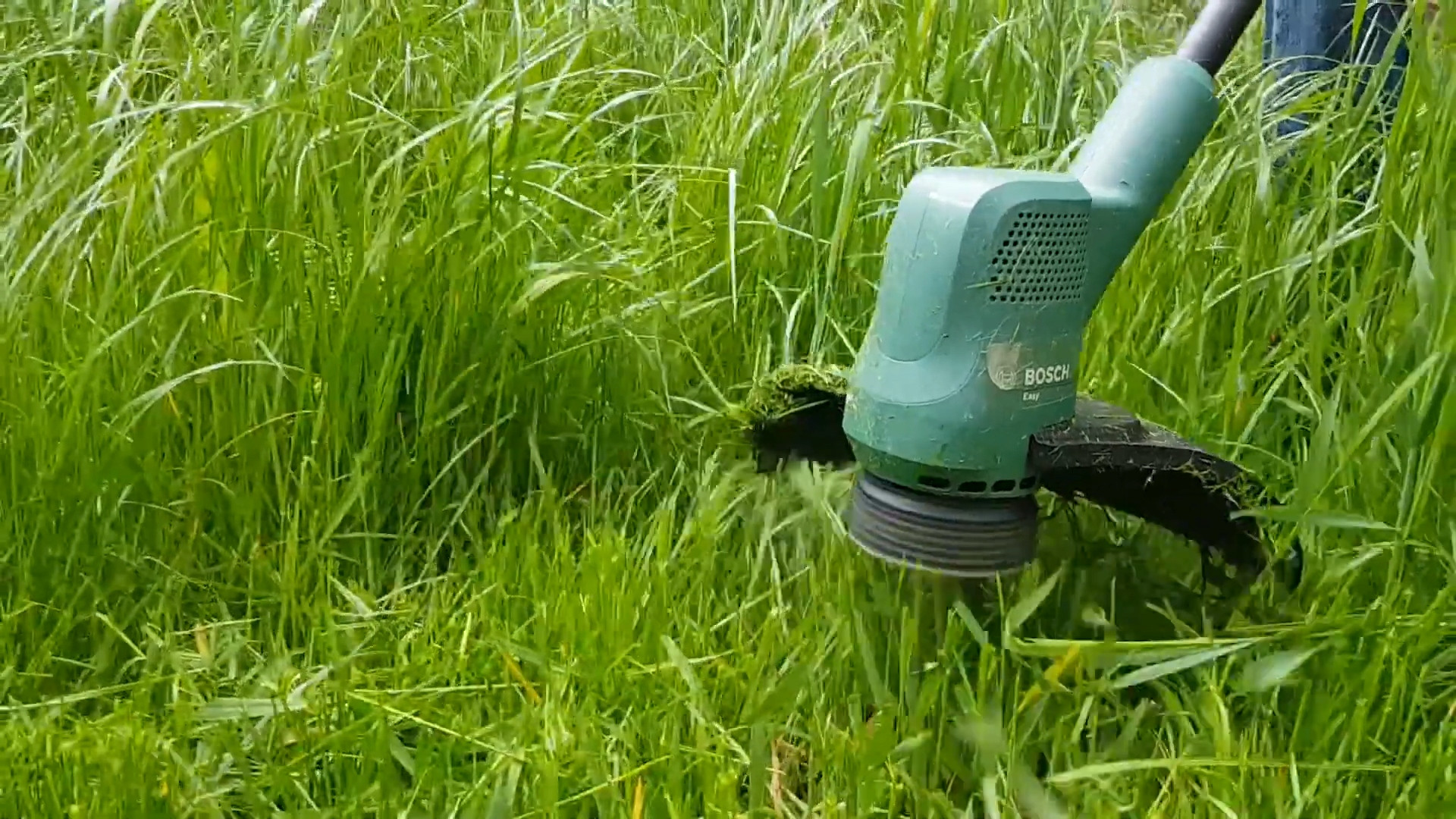 Szerokość koszenia 26 cm – idealna do trawnika i chwastów