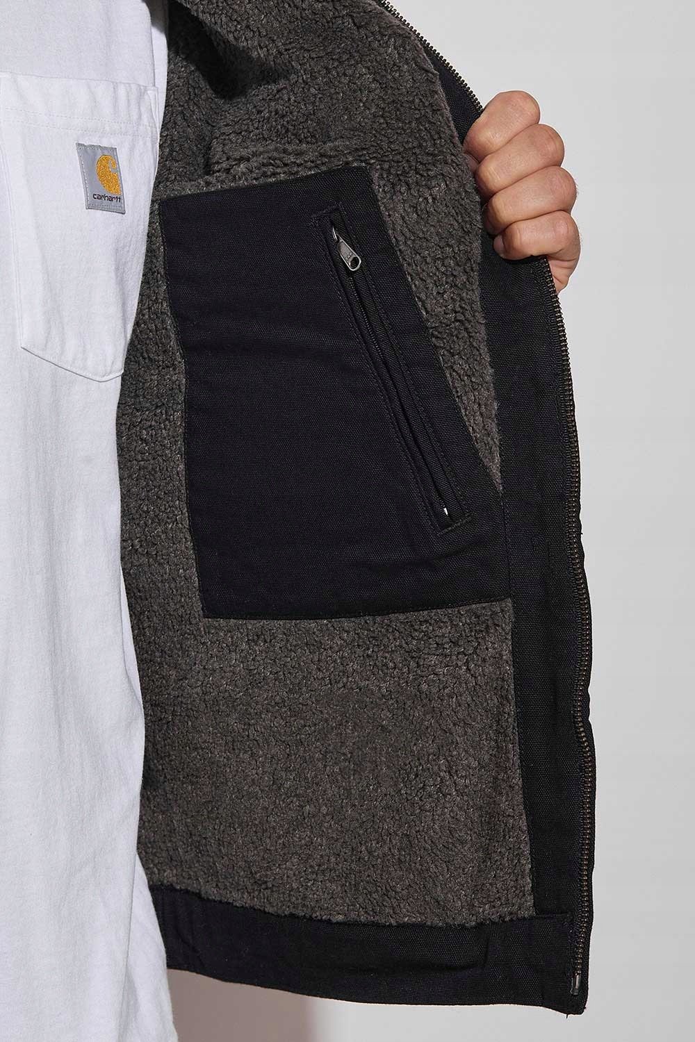 Kurtka Carhartt Washed Duck Sherpa Lined Black – Idealna na każdą przygodę