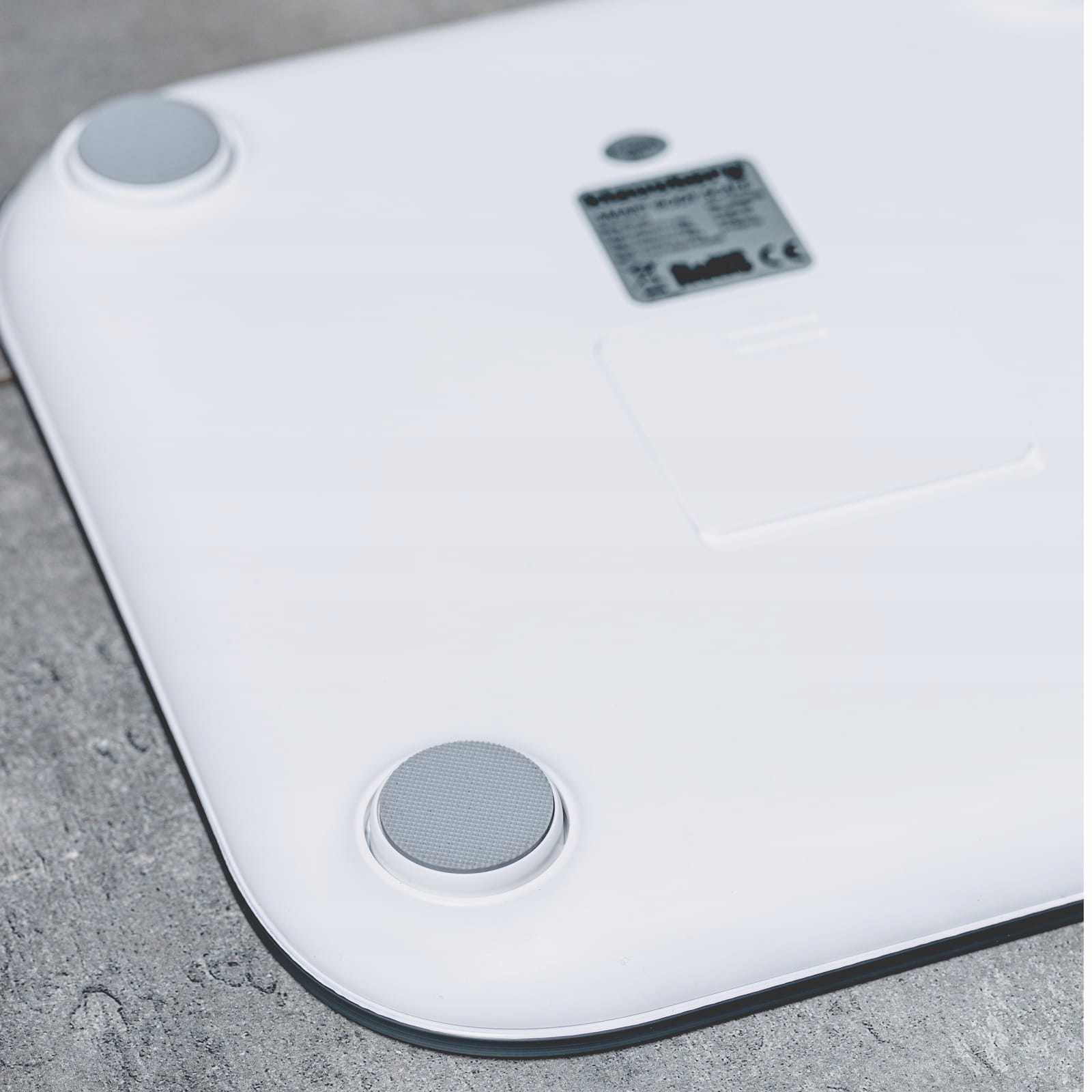 Czytelny kolorowy wyświetlacz LCD VA