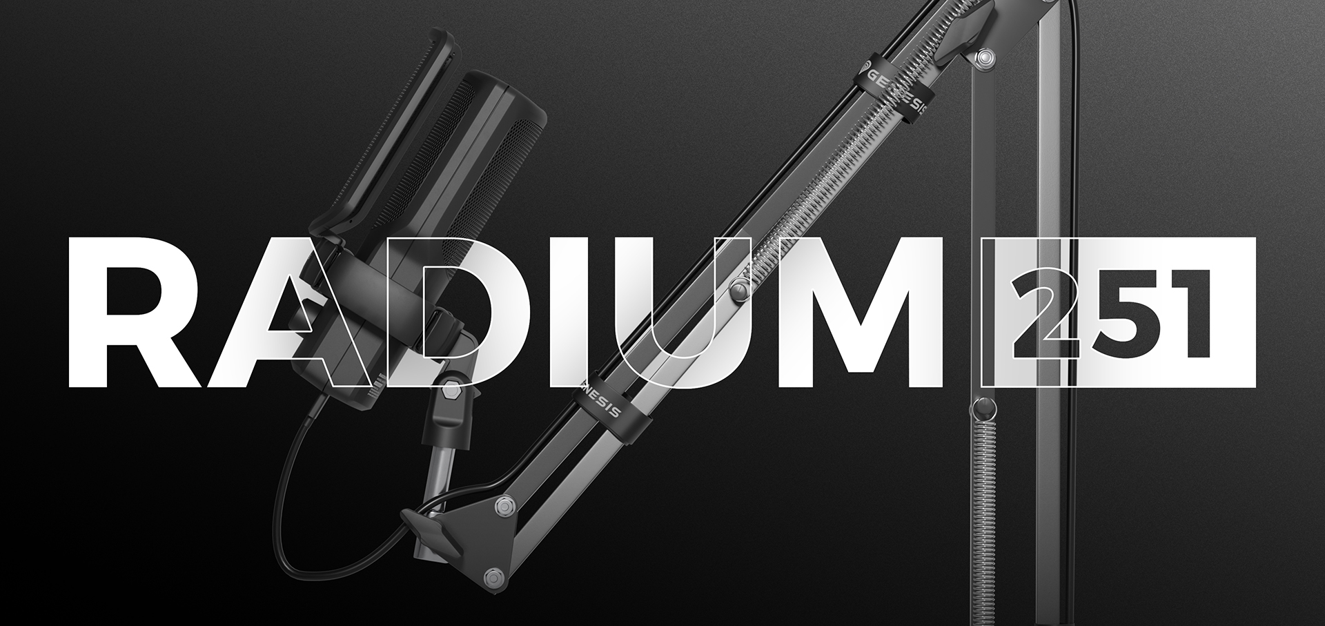 Czarny mikrofon USB z regulowanym ramieniem, charakteryzujący się nowoczesnym wzornictwem i etykietą 