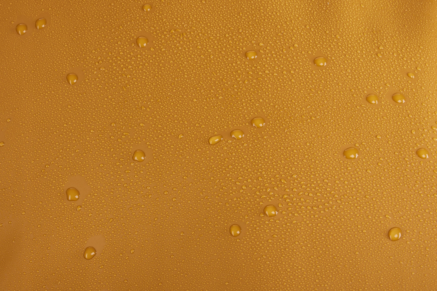 Wewnętrzne siatkowe kieszenie dla lepszej organizacji