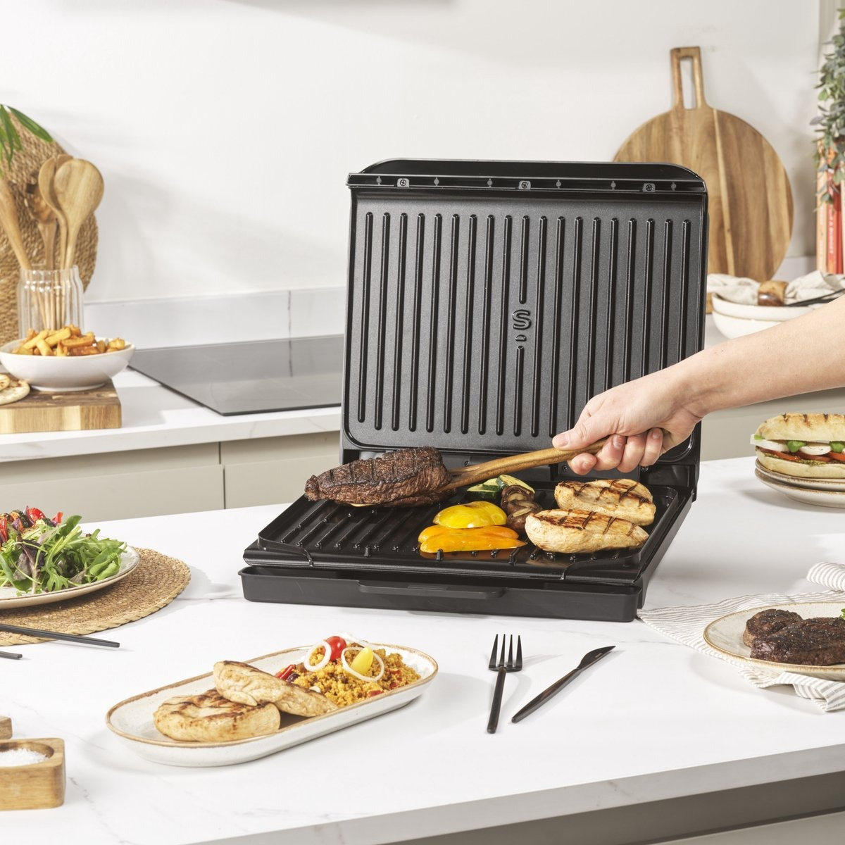 Dlaczego warto wybrać grill elektryczny Salter ActiGrill Family?