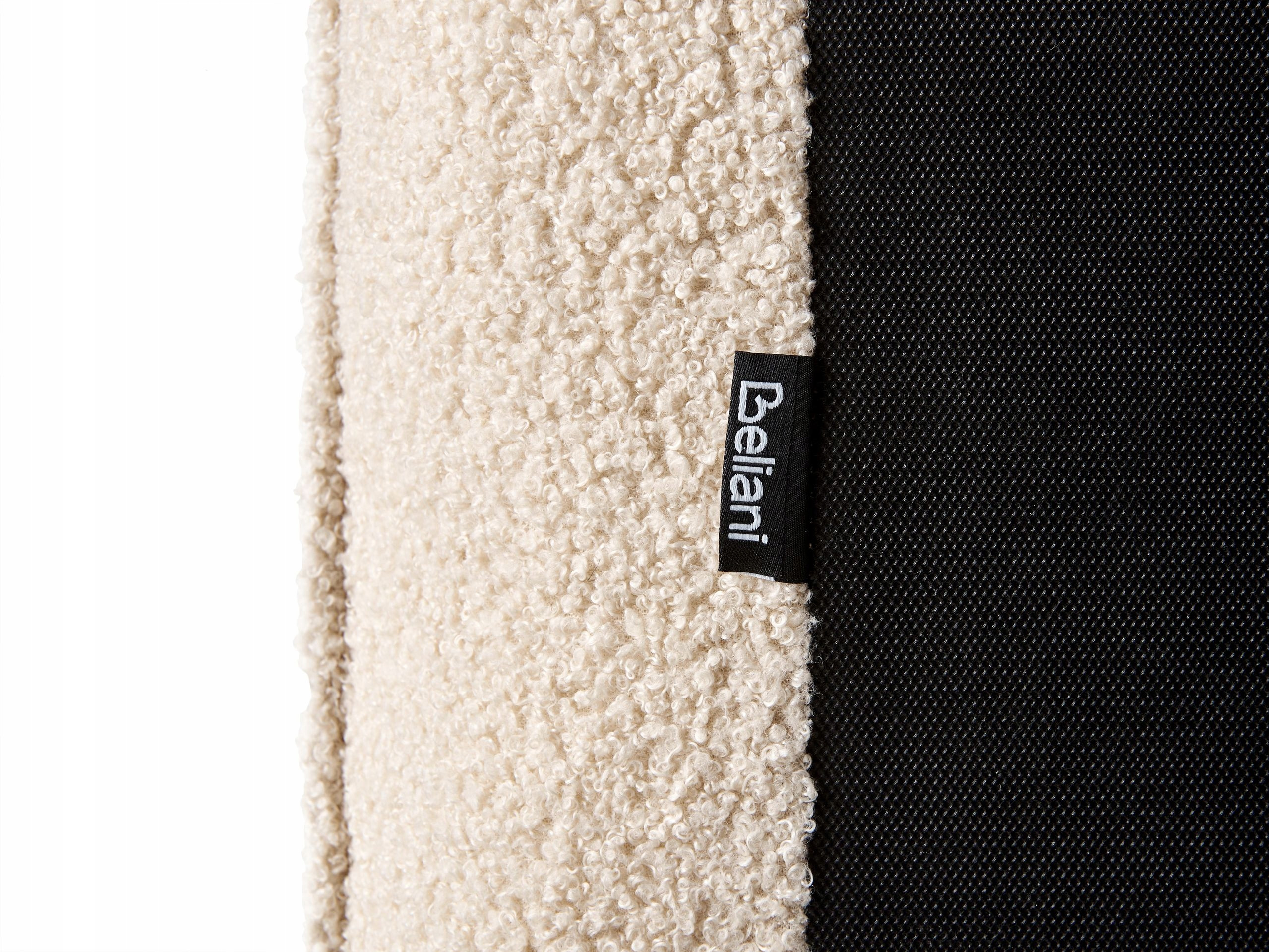 Stabilna konstrukcja z wbudowanym stelażem