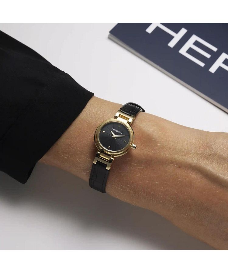 Czarny skórzany pasek – połączenie komfortu i luksusu