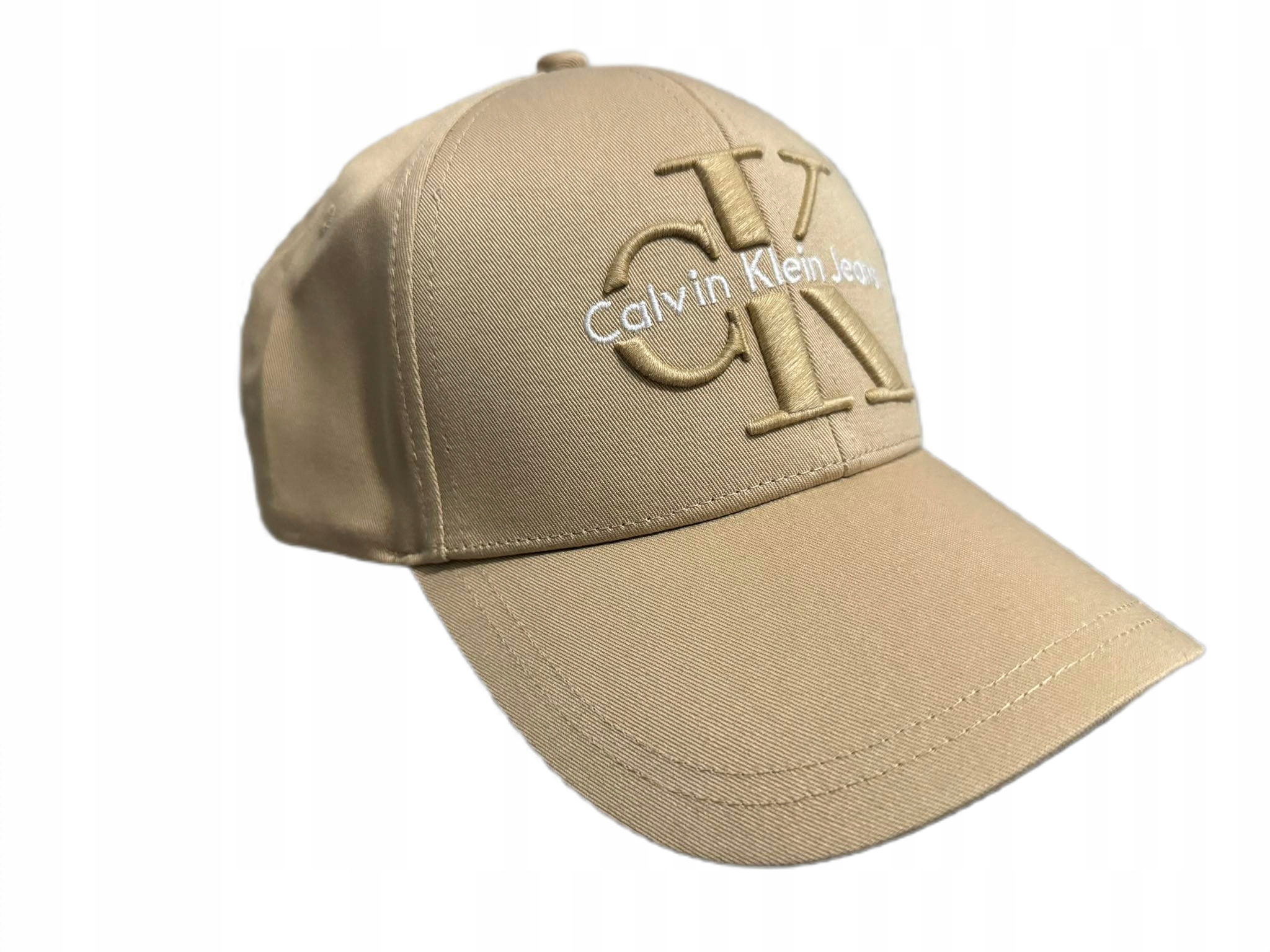 Modny kolor beżowy – Elegancja na co dzień