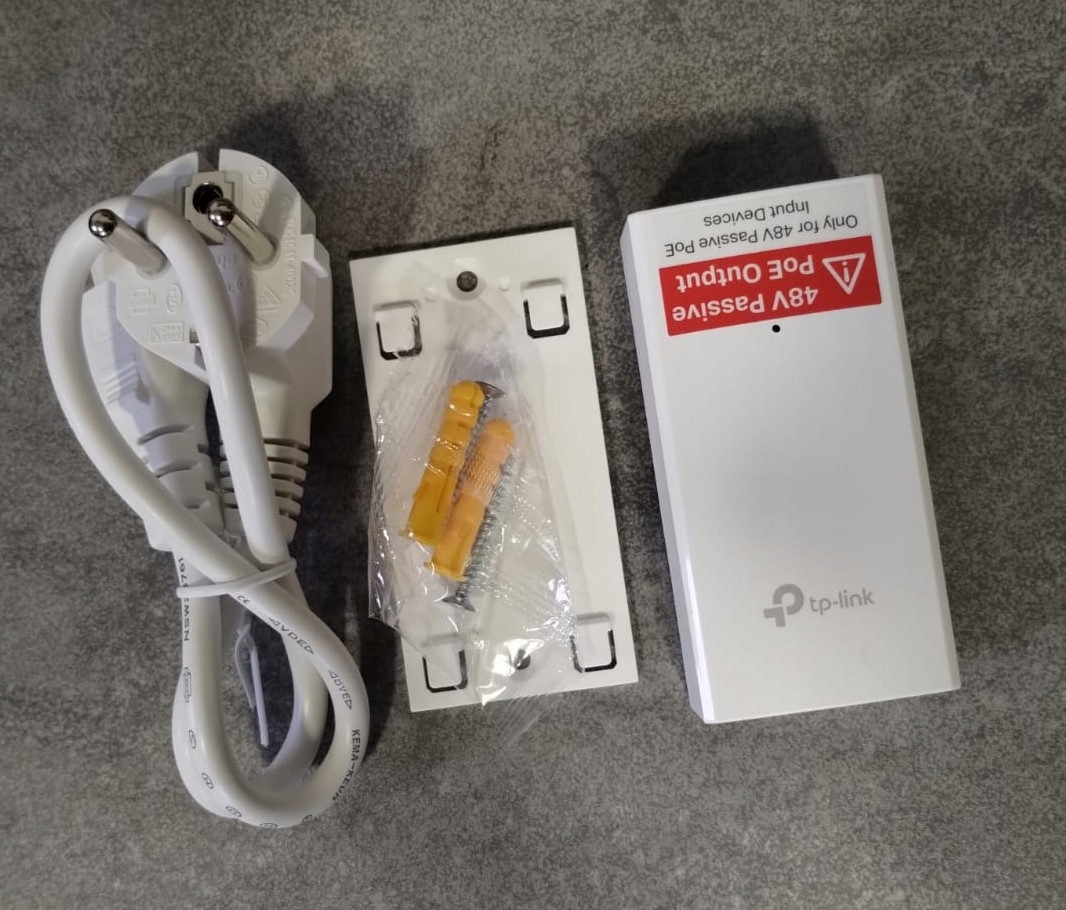 Łatwy montaż dzięki wygodnemu uchwytowi ściennemu