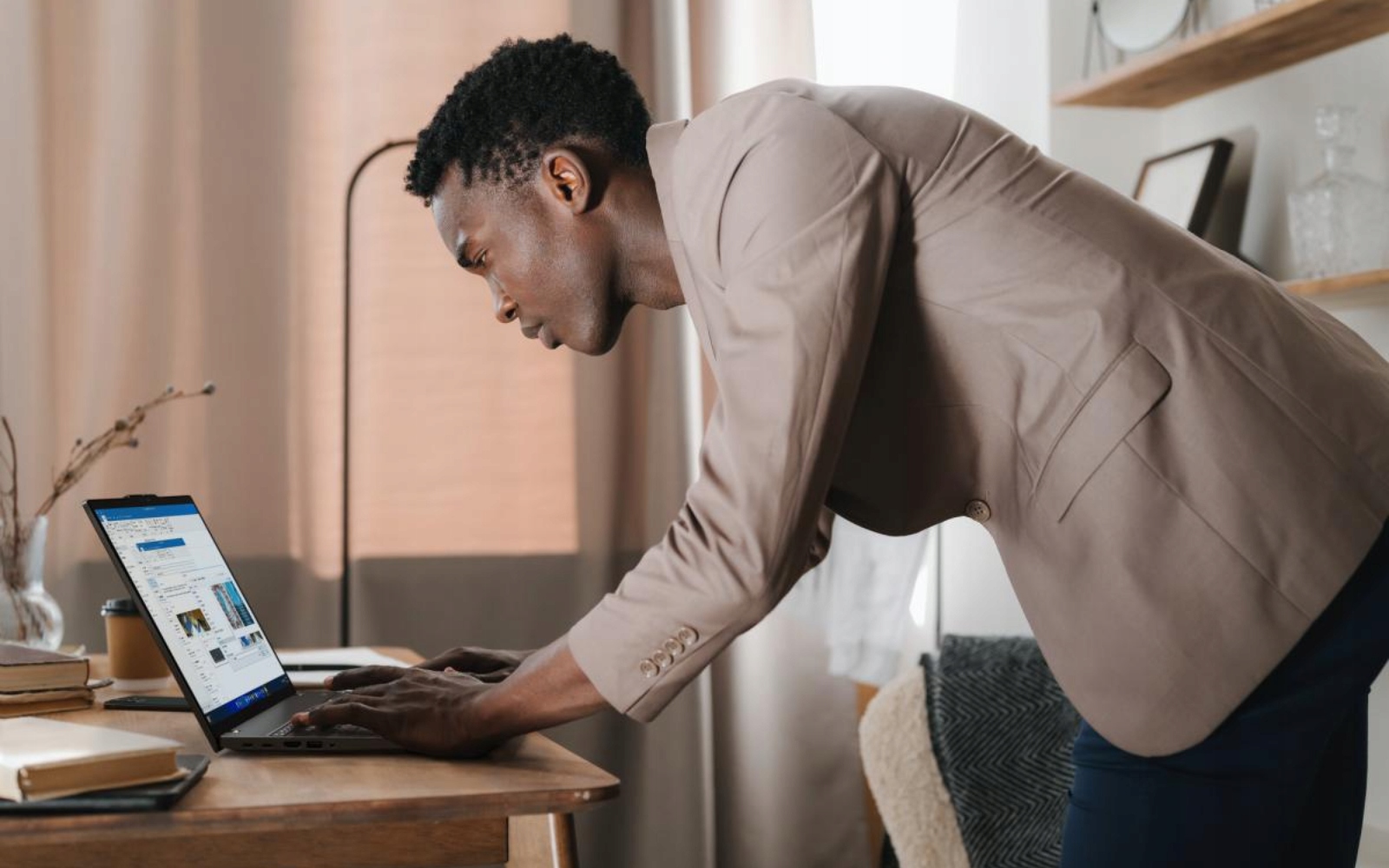 System operacyjny Windows 11 Pro – gotowy do pracy od razu