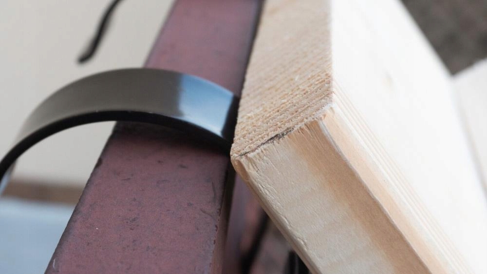 Metalowe haki dla stabilności i bezpieczeństwa