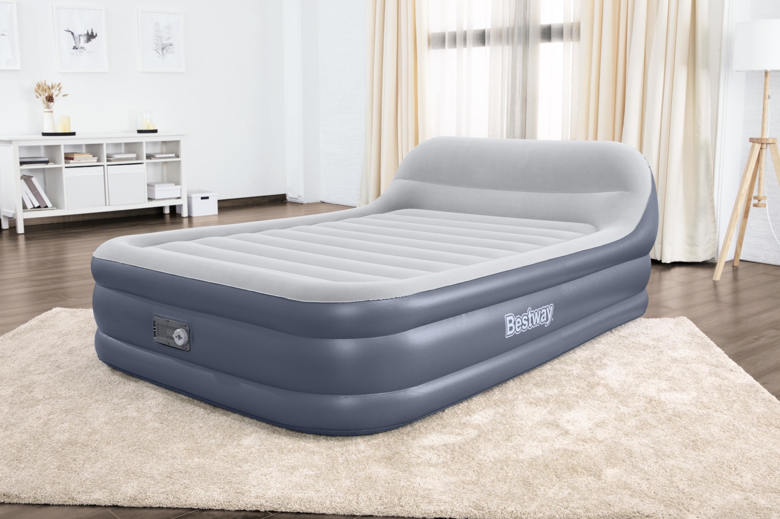 Dmuchany Materac Z Pompką 226 x 152 x 84 cm Bestway 67923 – Komfortowy wybór na każdą noc