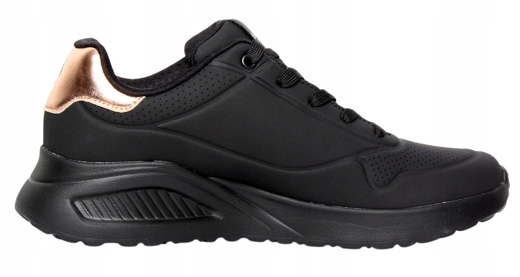 Modna cholewka z perforowanego durabucku