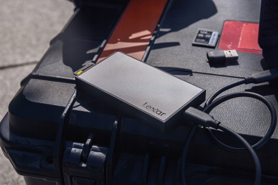 Zestaw gotowy do pracy – Kabel USB-C i adapter USB-A w komplecie